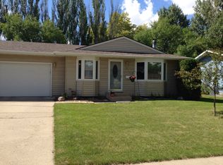 1829 18th St S, Fargo, ND 58103