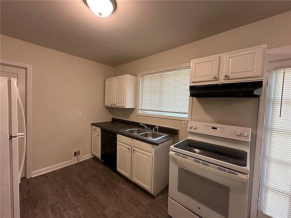 5th image of 939 Arden Ave SW