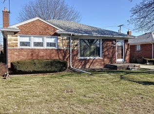 8842 Merriman Rd, Livonia, MI 48150