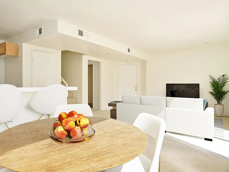 River Ranch Townhomes & Apartments — Photo 41