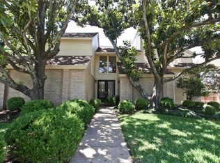 1643 Creekside Dr, Sugar Land, TX 77478