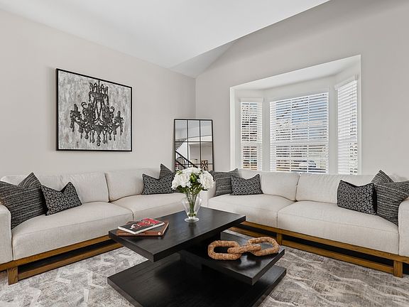 3rd image of 12843 Bradford Ln