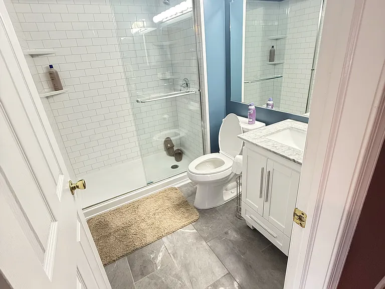 Master bedroom private bathroom