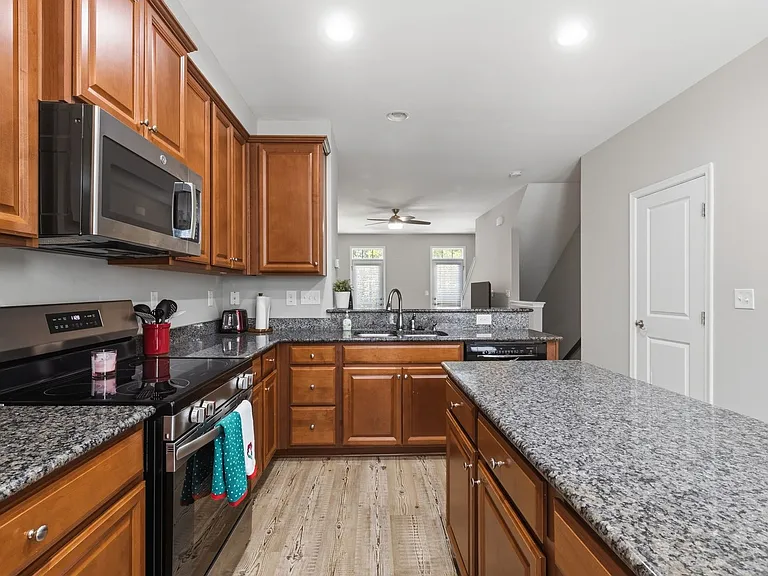 13842 Winmau Ln — Photo 16