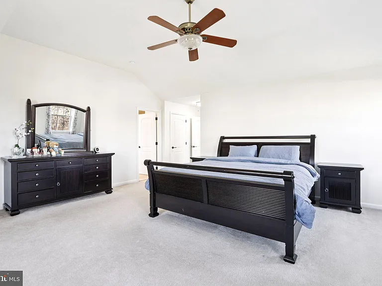 1035 Thorndale Dr — Photo 26