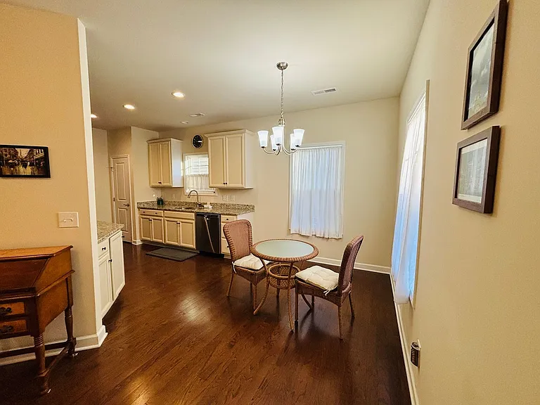 305 Phoenix Blvd NW — Photo 9