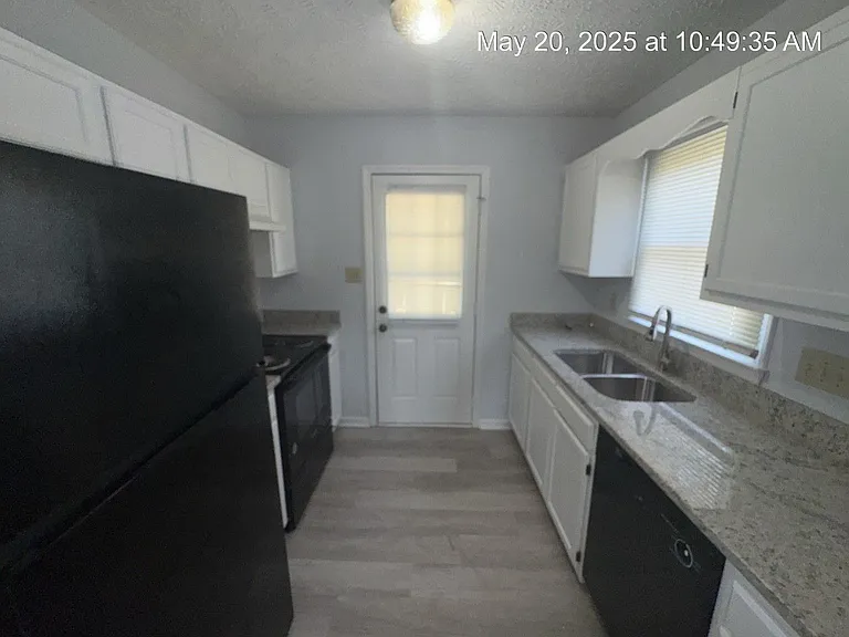 1222 Skyline Dr — Photo 8