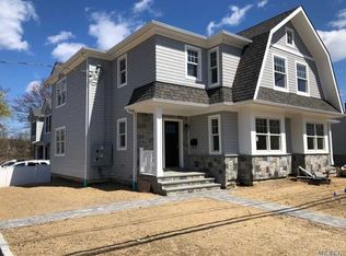 68 Sagamore Hill Dr #B, Pt Washington, NY 11050