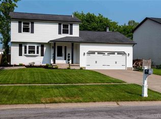 2175 Hobblebush Ln, Lake View, NY 14085