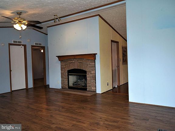 4th image of 34544 Wesley Ave