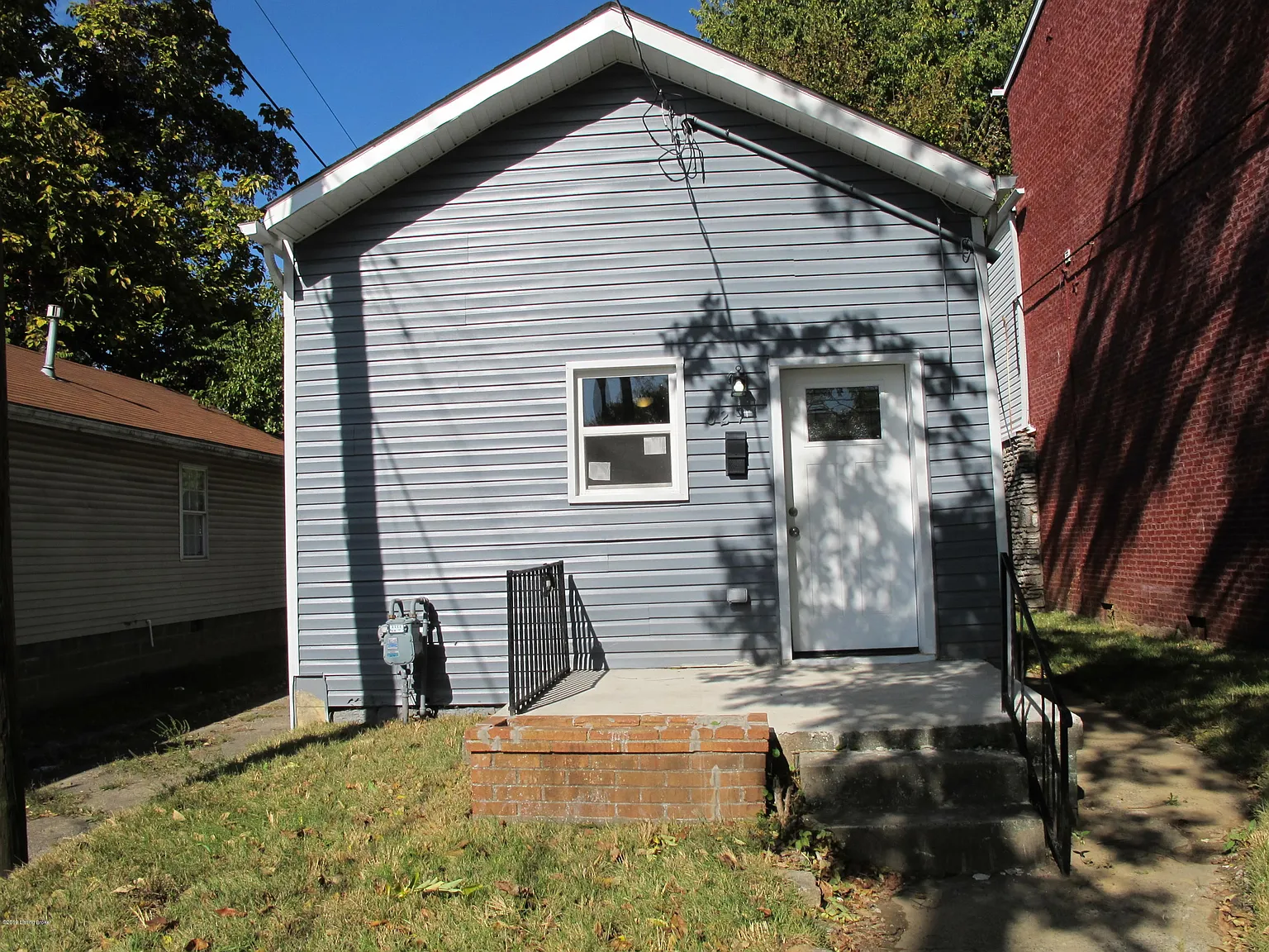 629 E Caldwell St photo 1