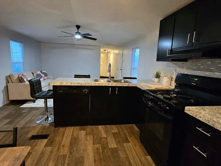 6736 Buddy Ganem Dr — Photo 2