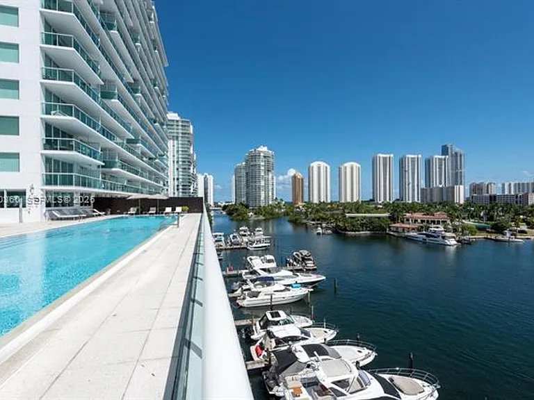 400 Sunny Isles Blvd #CU-104 — Photo 37
