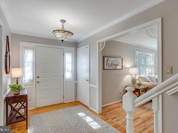 3rd image of 10166 Tapestry Ct