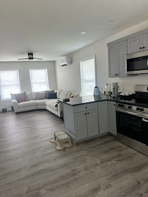 2 bed, 1.5 bath, 900 sqft, $2,400 — Photo 4