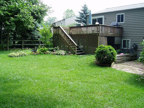 2nd image of 105 Fernwood Ct