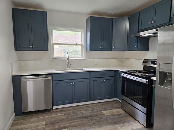 4th image of 811 E 38th Ave