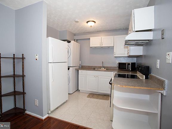 3rd image of 132 N Auburn Dr