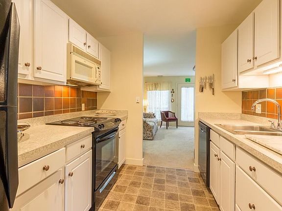 5th image of 171 Swanton St Unit 49