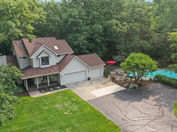 6985 Chanterelle Ct NE, Belmont, MI 49306