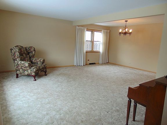 3rd image of 4844 Oak Center Dr