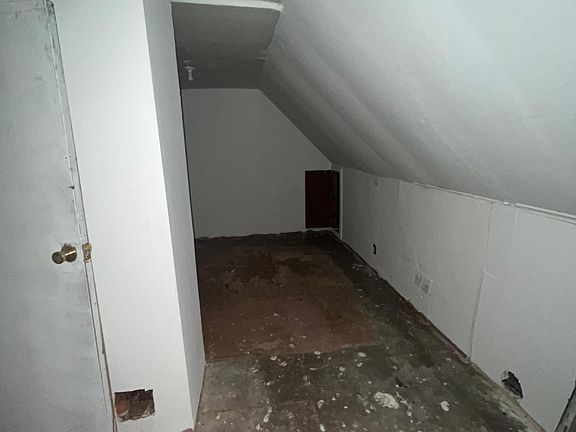3rd image of 1811 W Millman St