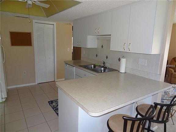 4th image of 12915 Fairway Dr APT C