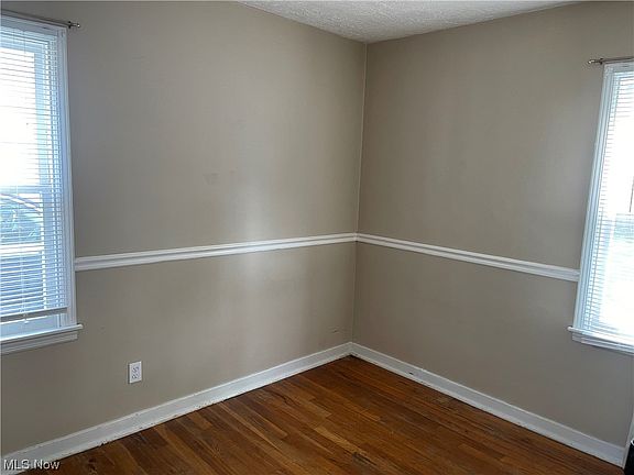 5th image of 1713 Oakwood Ave