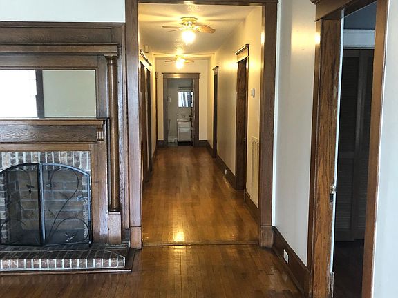 3rd image of 2405 Parkview Ave