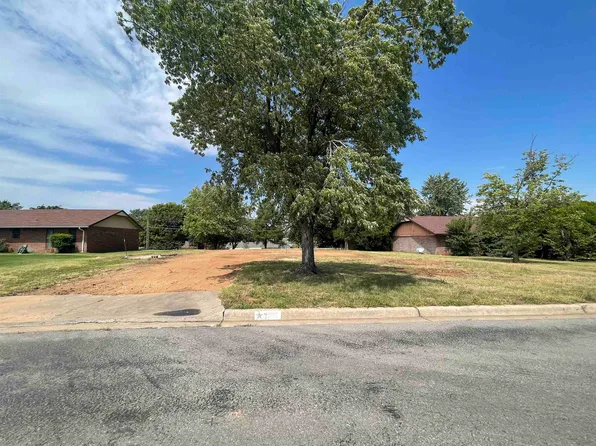 2907 Essex St, Woodward, OK 73801