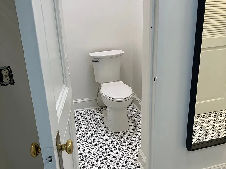 104 Main St E #A — Photo 9