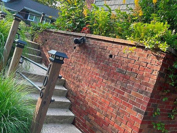 2nd image of 106 Conneauttee Dr