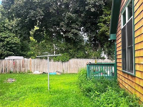 5th image of 139 Jenks Ave