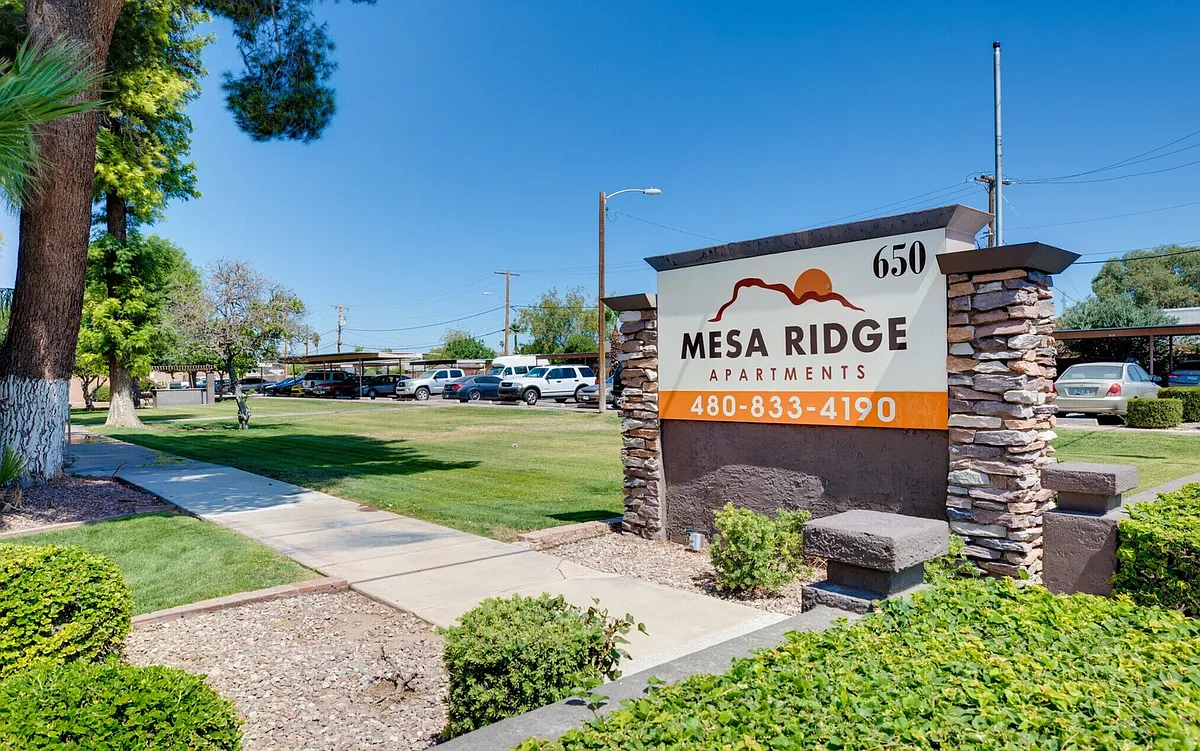 Building Photo - Mesa Ridge