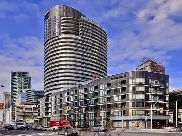 420 Lake Shore Blvd W #2, Toronto, ON M5V 2V9
