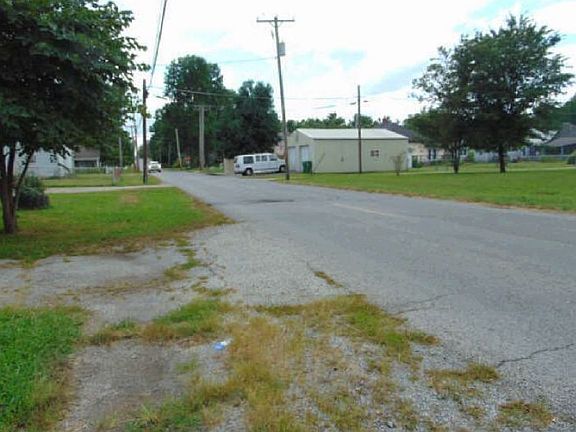 Exterior Neighborhood (street photo)