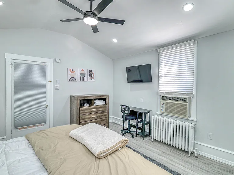 8 N Nashville Ave — Photo 17