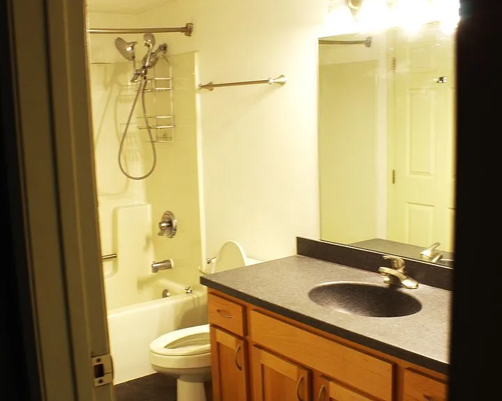 270 E Highland Ave #423 — Photo 16