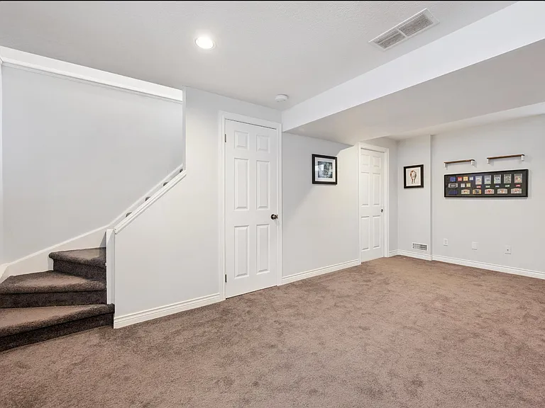 161 Grange St — Photo 19