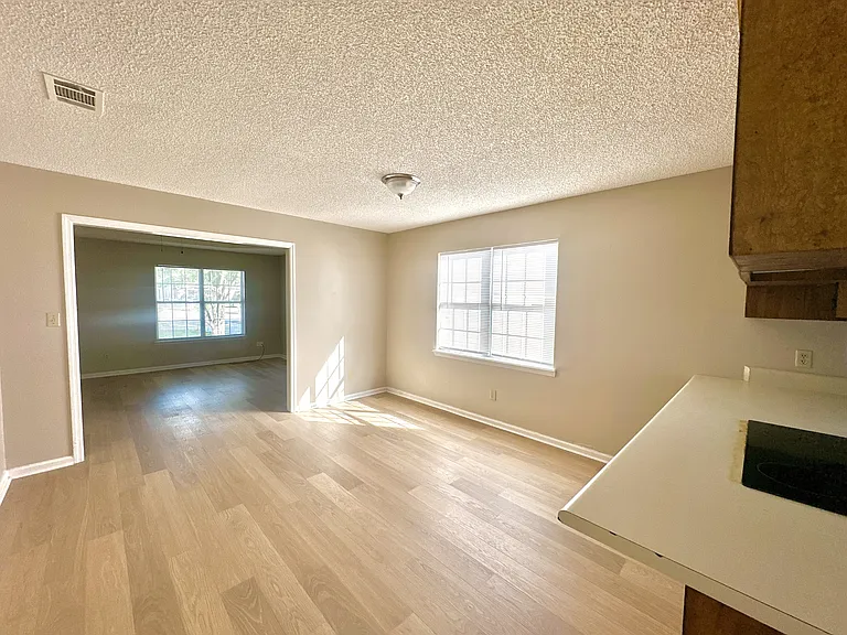 5 Kensington Cir — Photo 3
