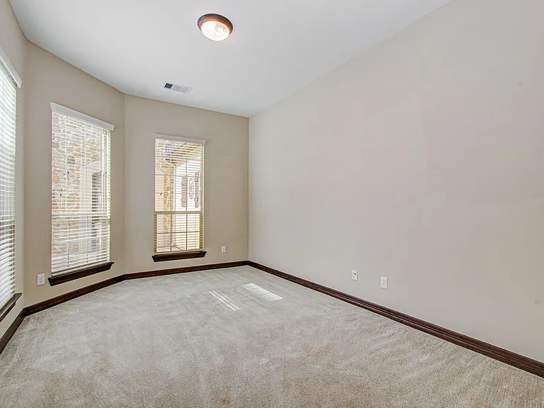 5711 Avon Landing Ln — Photo 8