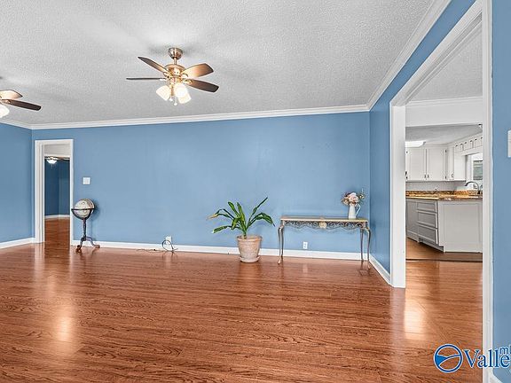 5th image of 1207 Crawford Rd