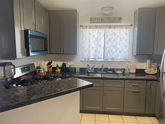 4th image of 2129 Whittier Dr