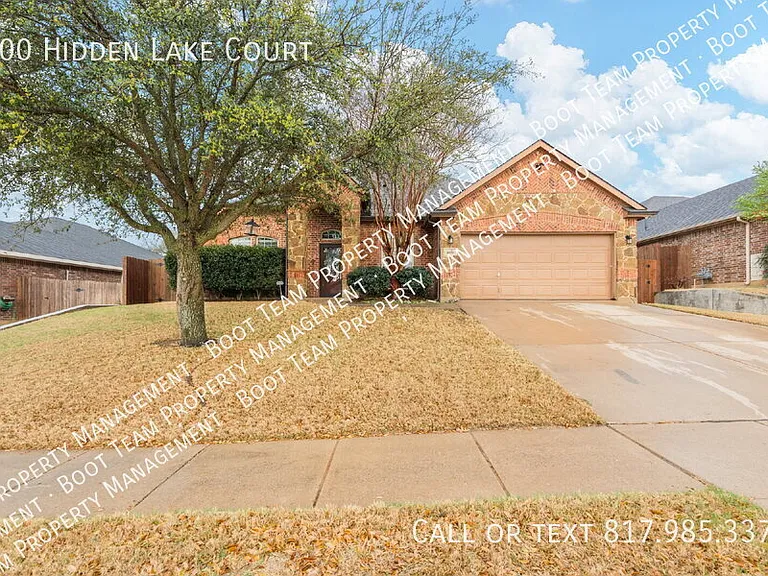 400 Hidden Lake Ct — Photo 2