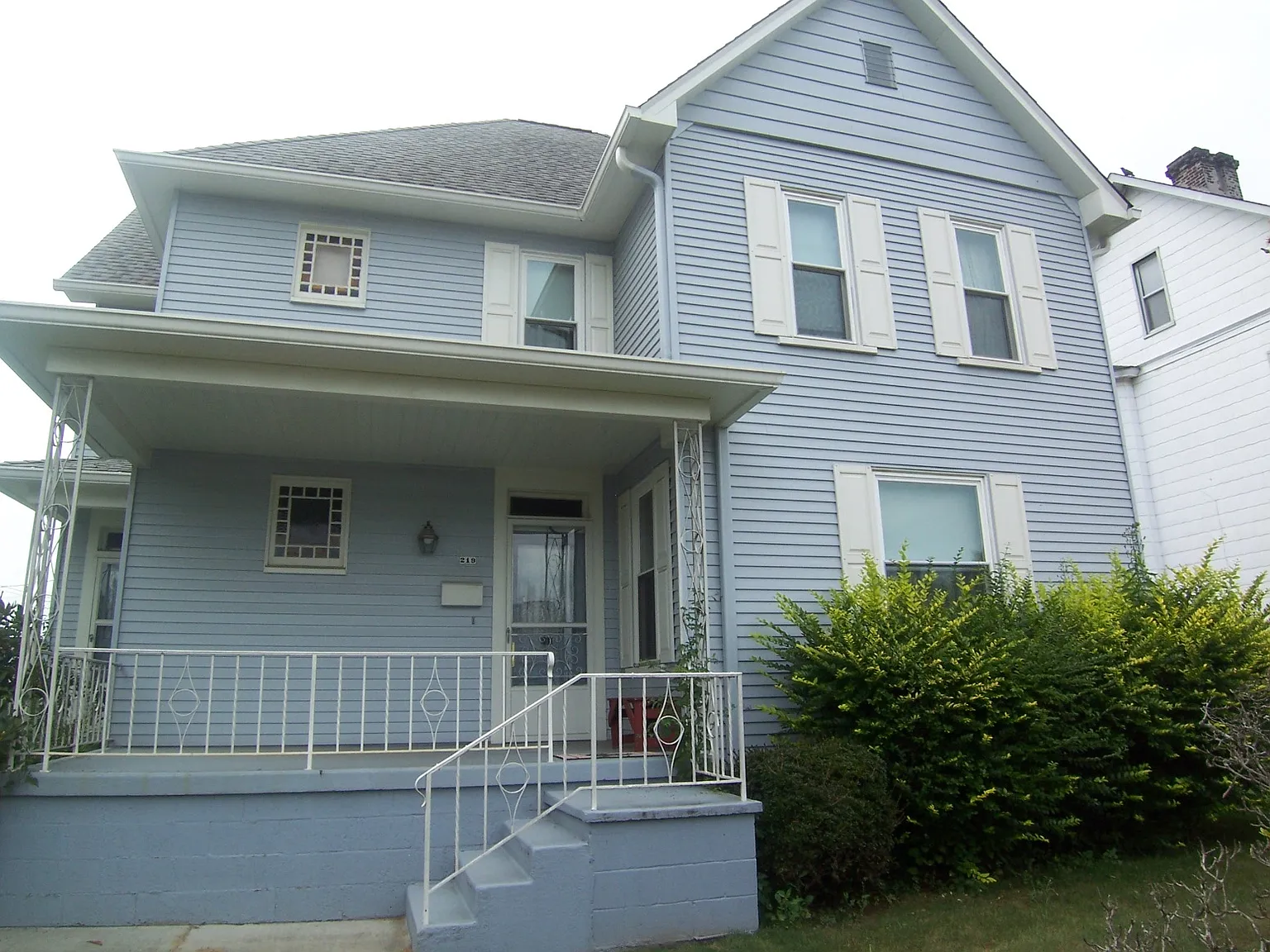 219 Station St photo 1