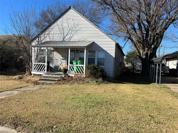 223 S 7th St, Okemah, OK 74859