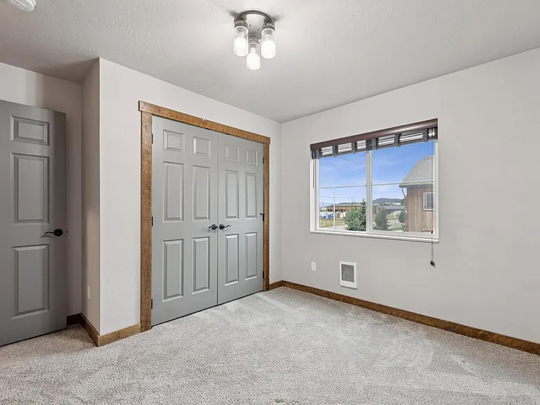 2050 Airport Rd — Photo 16