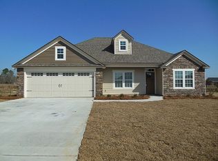 4067 McKenzie Ln, Valdosta, GA 31605