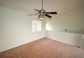 4th image of 450 Anderwood Ct APT 13