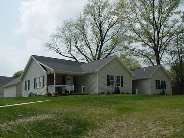 1st image of 20 Woods Blvd
